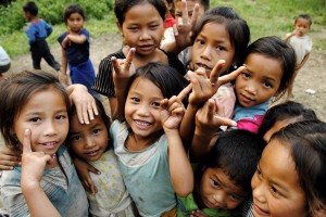 Laos Children of Ban Ya Nang say hello