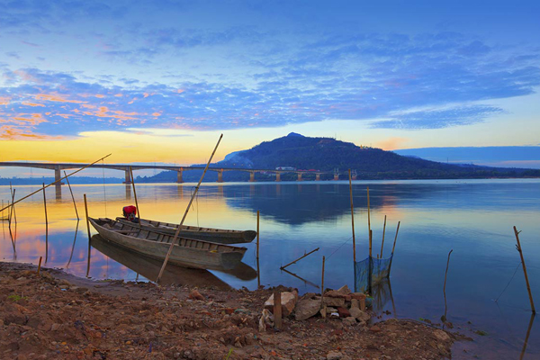 Laos Tours