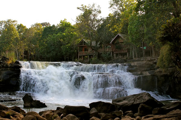 Tad-Lo-Waterfall, travel to Laos 