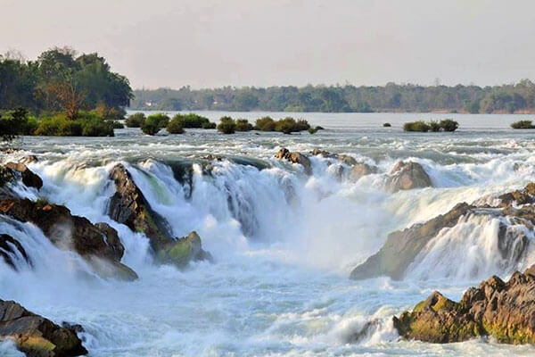 Waterfall-of-Khone-Phapeng, Travel to Laos