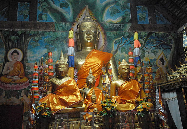 Buddha statue inside Wat Aham temple