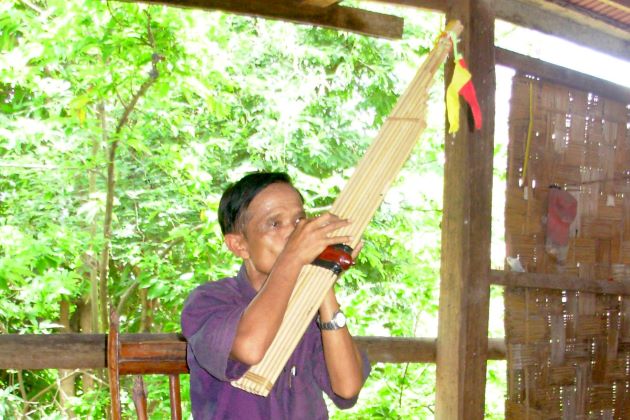 khaen laos traditional musical instruments