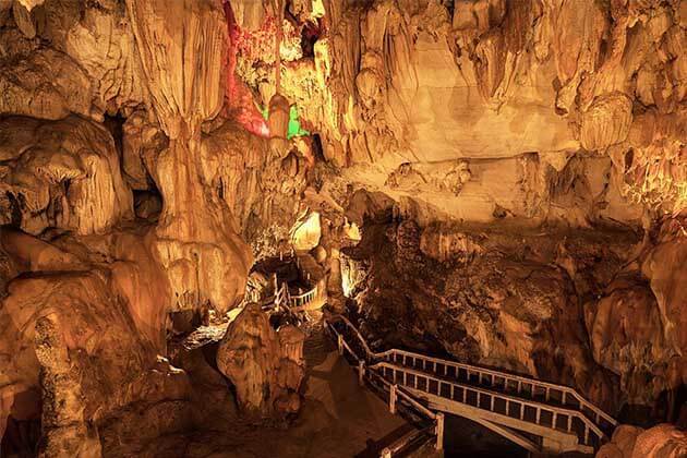 Tham-Ting-Cave, Luang Prabang itinerary