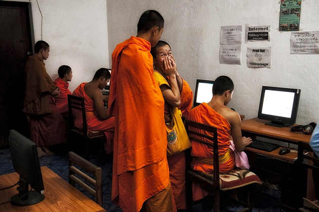 Internet in Laos, Vacations in Laos 