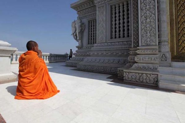 Muang Phone Stupa, Laos tour packages