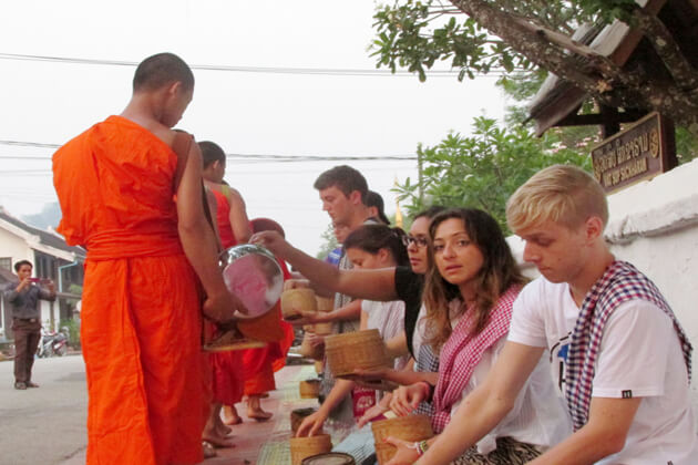 Tak Bat in Luang Prabang Tour Trips