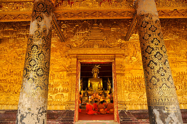 Wat Mai Suwannaphumaham, Luang Prabang Day Trip