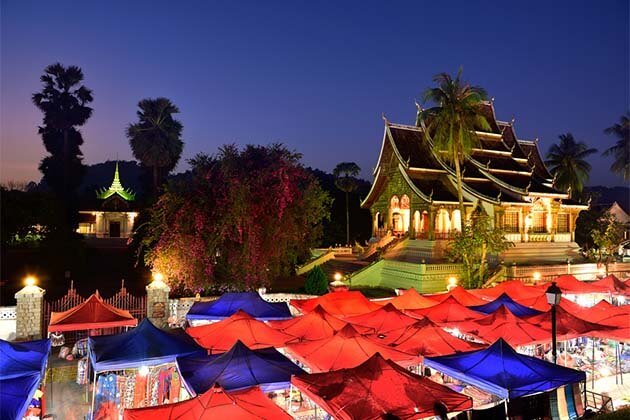 Luang Prabang Market, tour in Laos