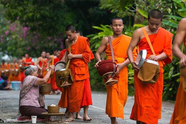 morning almsgiving, Vientiane tour packages