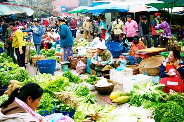 Morning Market in Vientiane, Laos Tours