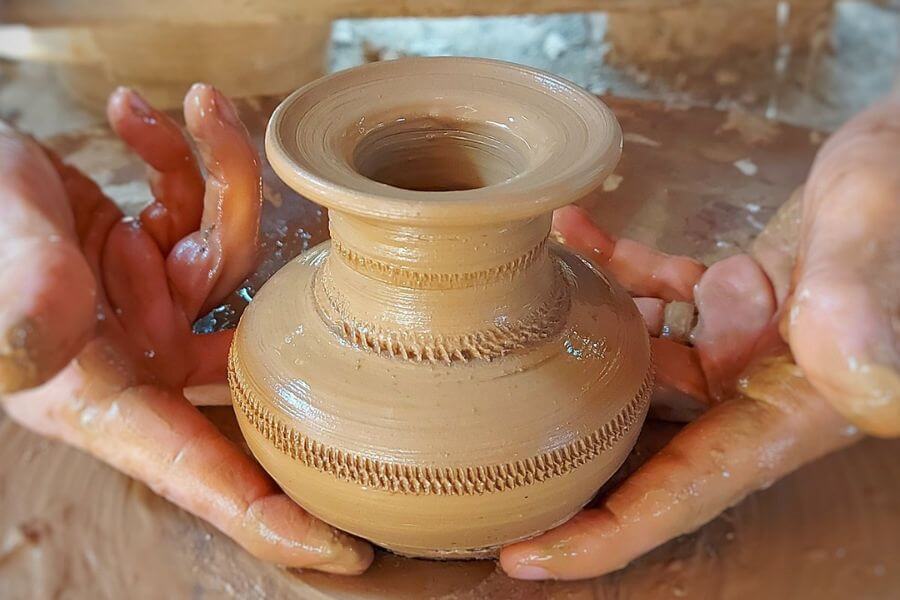 Laos pottery - traditional crafts
