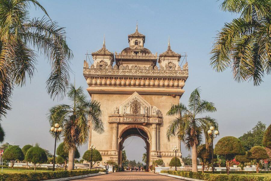 laos architecture - Patuxai monument