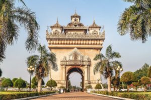 Patuxay Monument: Vientiane Arch of Triumph