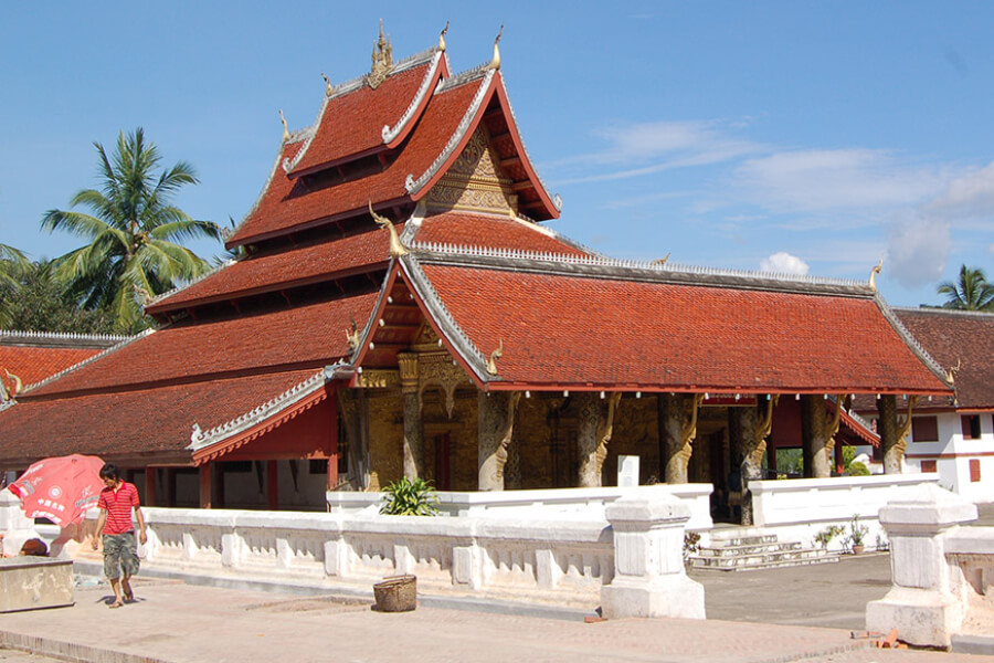 Wat Mai Suwannaphumaham