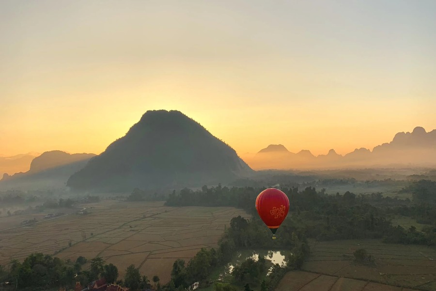 Hot Air Balloon experiences over vang vieng