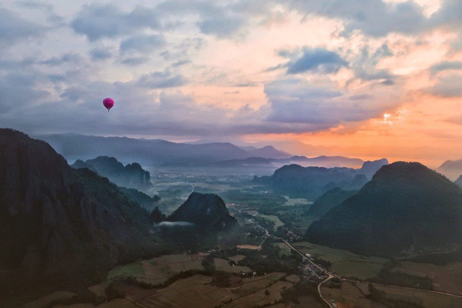 where to do Hot Air Balloon over laos